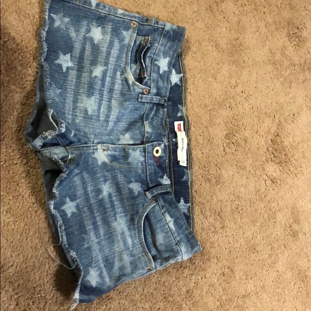 Levi’s star denim shorts. 5.